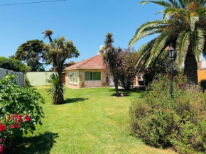 Casa de Piedra - a 2 cuadras del mar - solo familias